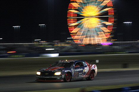 Magnussen og Ronnie Bremer skal sammen køre i denne Camaro på Daytona til januar.